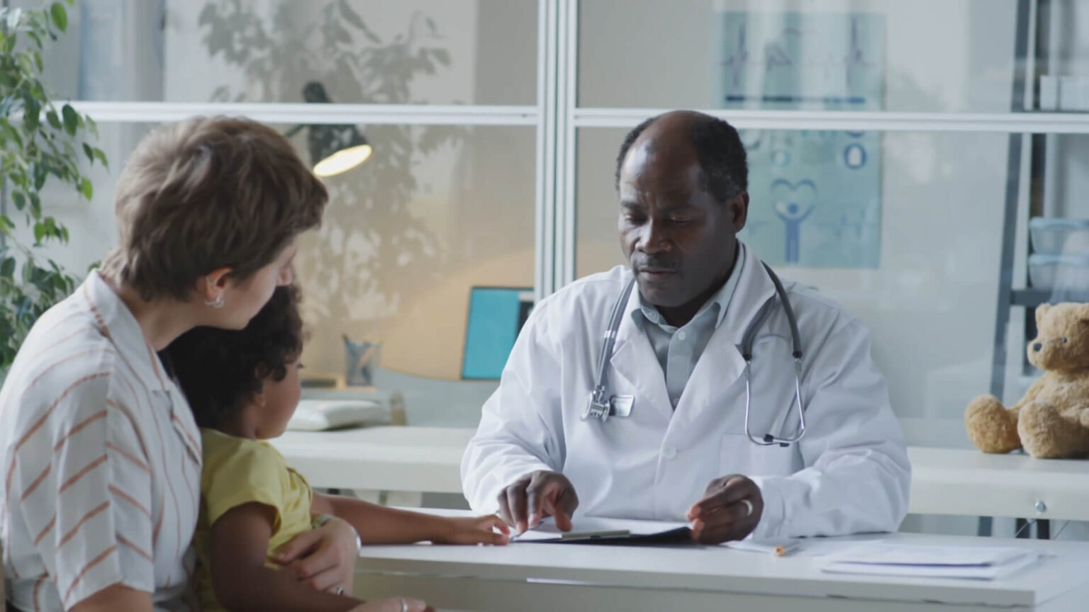 Pediatrician vs. Family Doctor: Choosing the Best Primary Care for Your ...